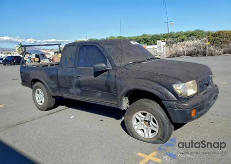 1998 Toyota Tacoma Xtracab Prerunner z USA, uszkodzony, nr VIN 4TASN92N6WZ145745